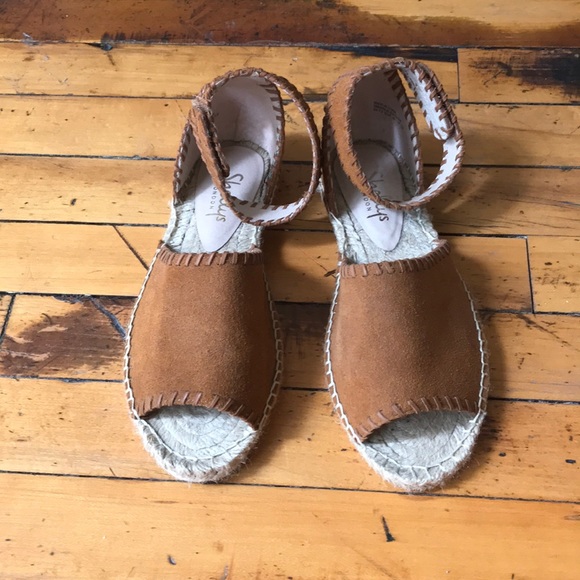 Like New Shelly’s London Espadrilles - Picture 1 of 3